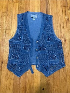 NWOT Vintage New directions Embroidered Blue Denim Vest- size medium